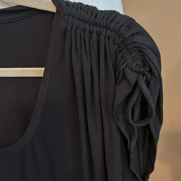 Express Top - Picture 2 of 11